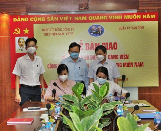 Lễ bàn giao tổ chức cơ sở đảng và đảng viên Công ty CP Đầu tư và Xây dựng Miền Nam về trực thuộc Quận ủy Tân Bình