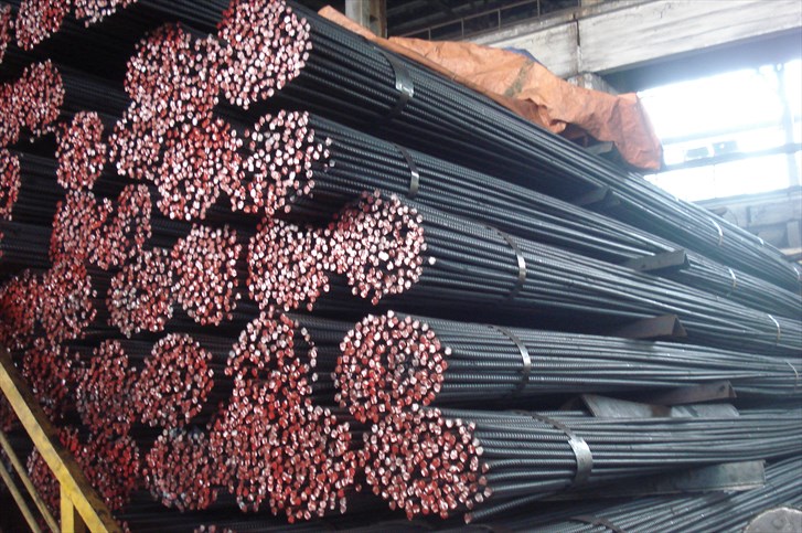 Giá thép xây dựng thế giới tiếp tục phá đỉnh