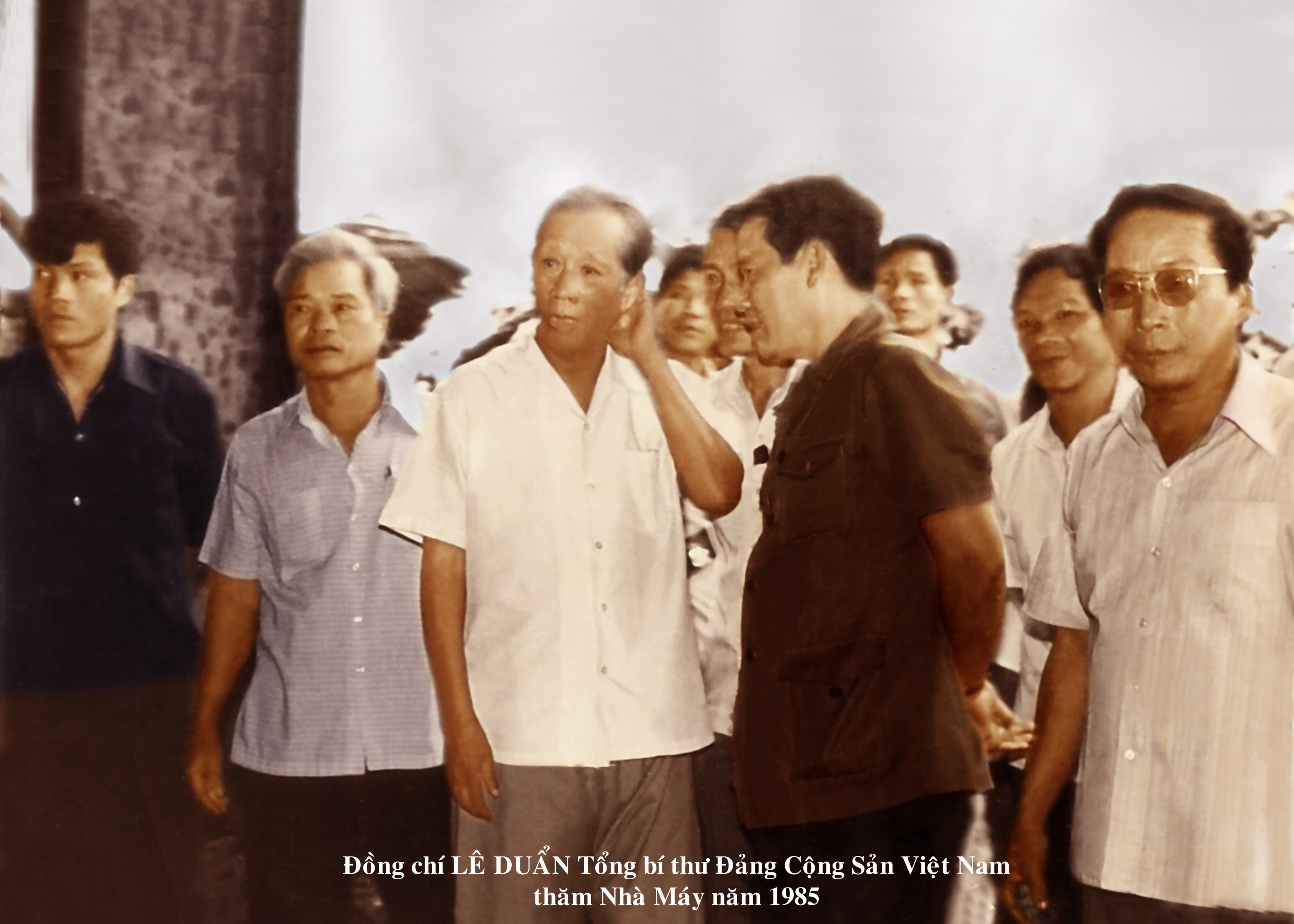 Tong bi thu tham nha may