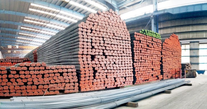 Giá thép xây dựng tiếp tục giảm