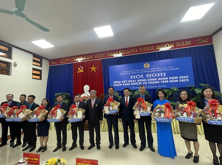Người lao động VNSTEEL: Tết Quý Mão đầm ấm, an vui