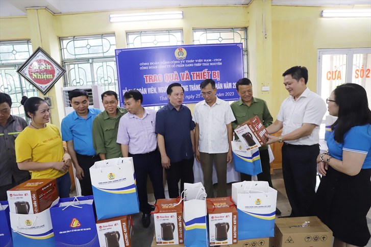 Công đoàn VNSTEEL san sẻ cùng Công nhân Gang thép nhân Tháng Công nhân 2023