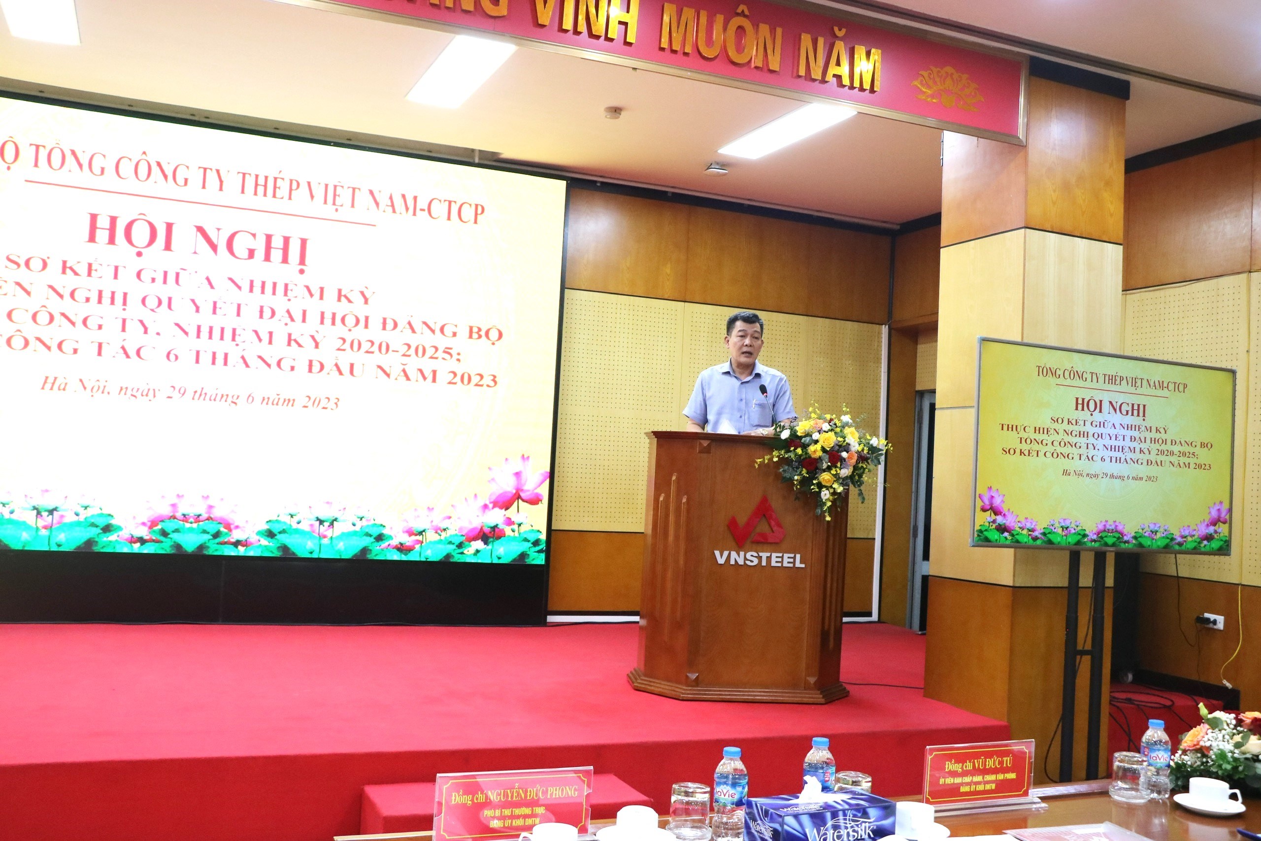 Sếp Phong2