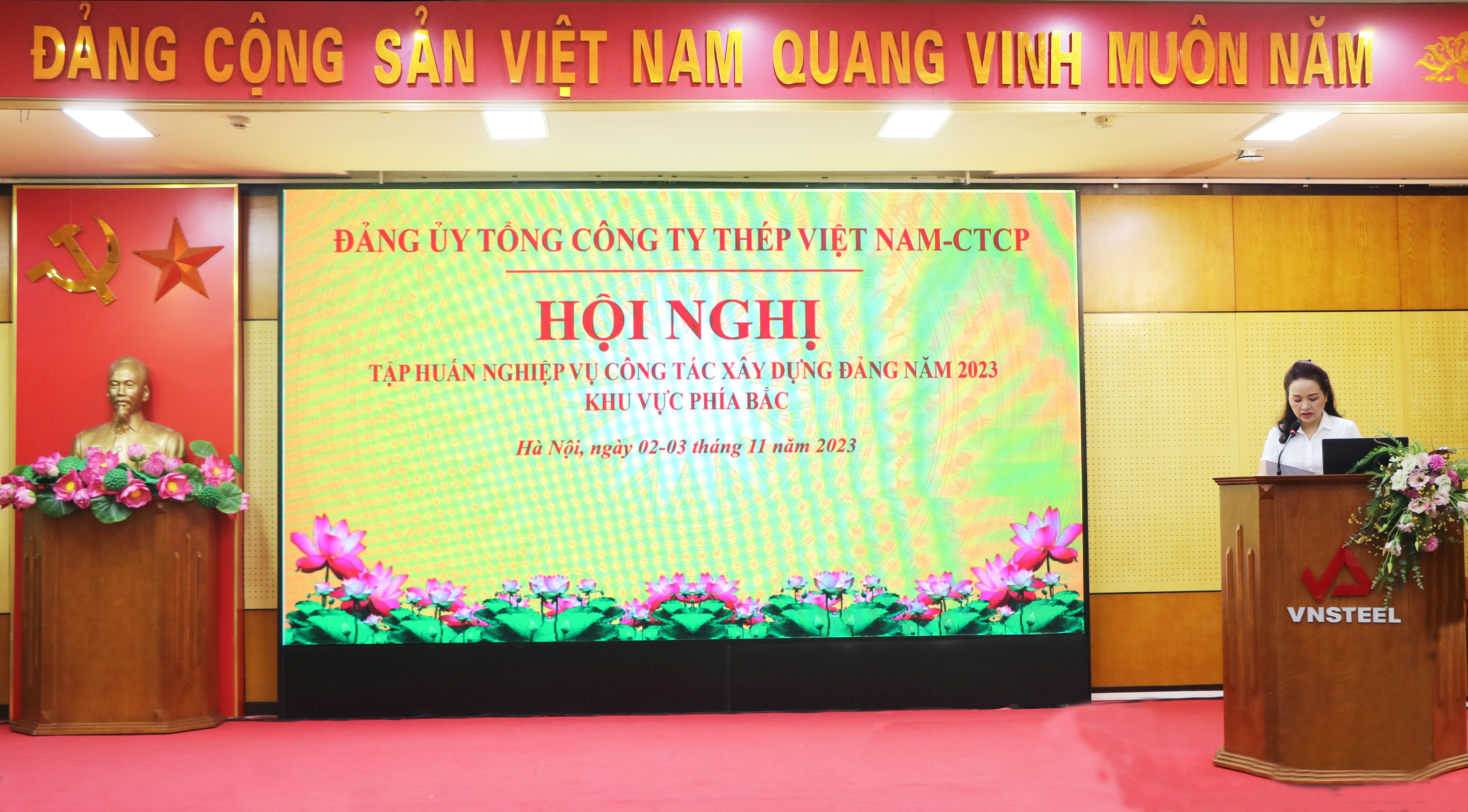 C Hiền phát biểu khai mạc -lớp p Bắc