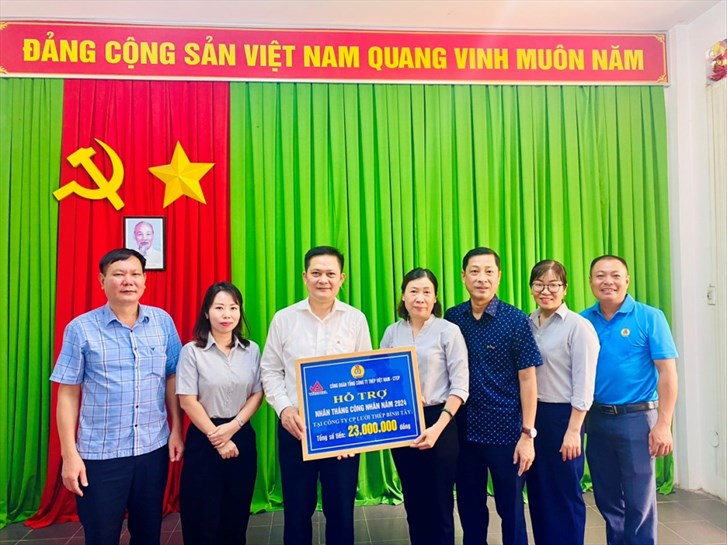 Công đoàn Tổng công ty Thép Việt Nam - CTCP trao quà và tổ chức tập huấn ATLĐ cho các đơn vị khu vực phía Nam