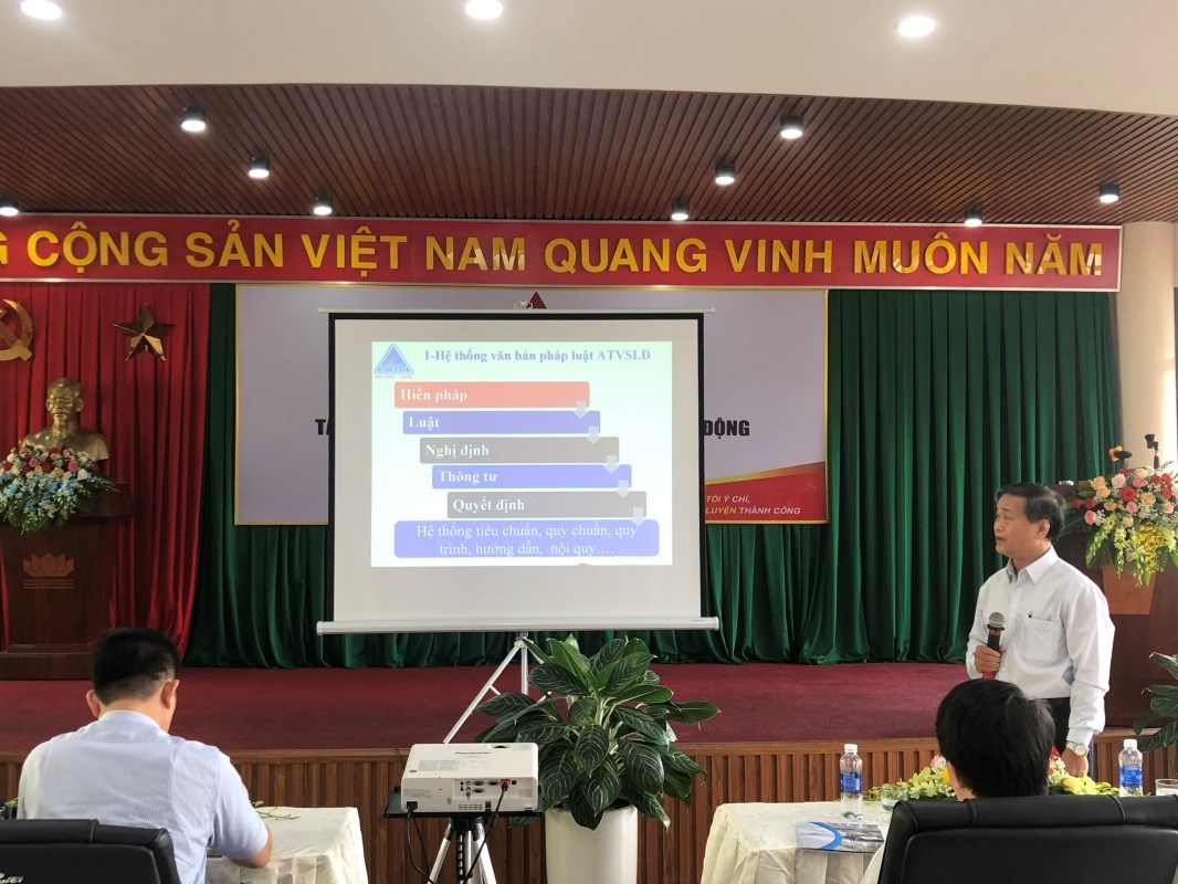 cong-doan-tong-cong-ty-thep-viet-nam-ctcp-trao-qua-va-phoi-hop-to-chuc-tap-huan-atld-cho-cac-don-vi-khu-vuc-phia-nam_6650569ba0074