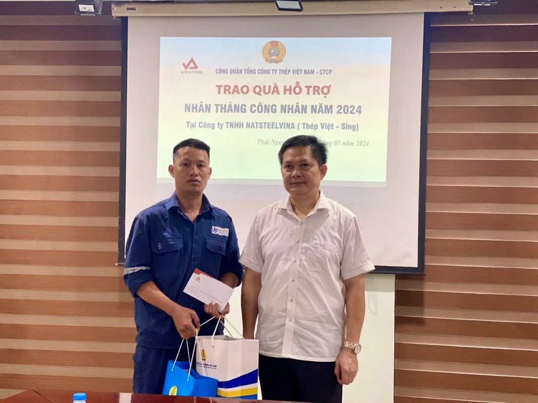 cong-doan-tong-cong-ty-thep-viet-nam--ctcp-tang-qua-ho-tro-cong-doan-thep-viet--sing_66540cae26c3f