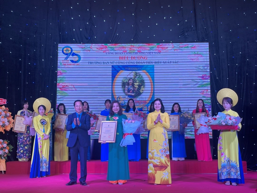 8-ca-nhan-va-tap-the-thuoc-cong-doan-tong-cong-ty-thep-viet-nam---ctcp-duoc-cong-doan-cong-thuong-viet-nam-khen-thuong_669a336f3e672