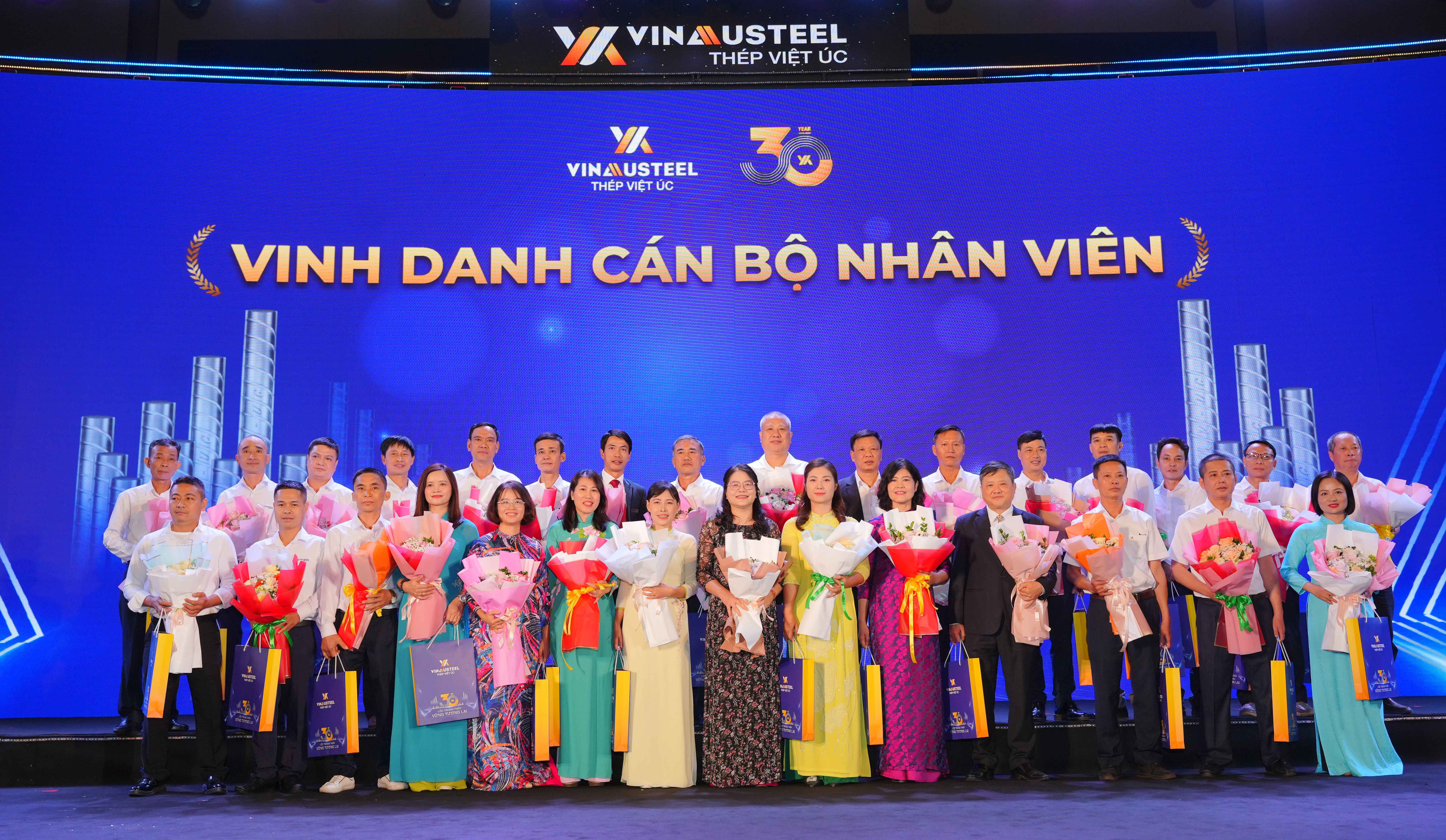 30-can-bo-cnv-xuat-sac