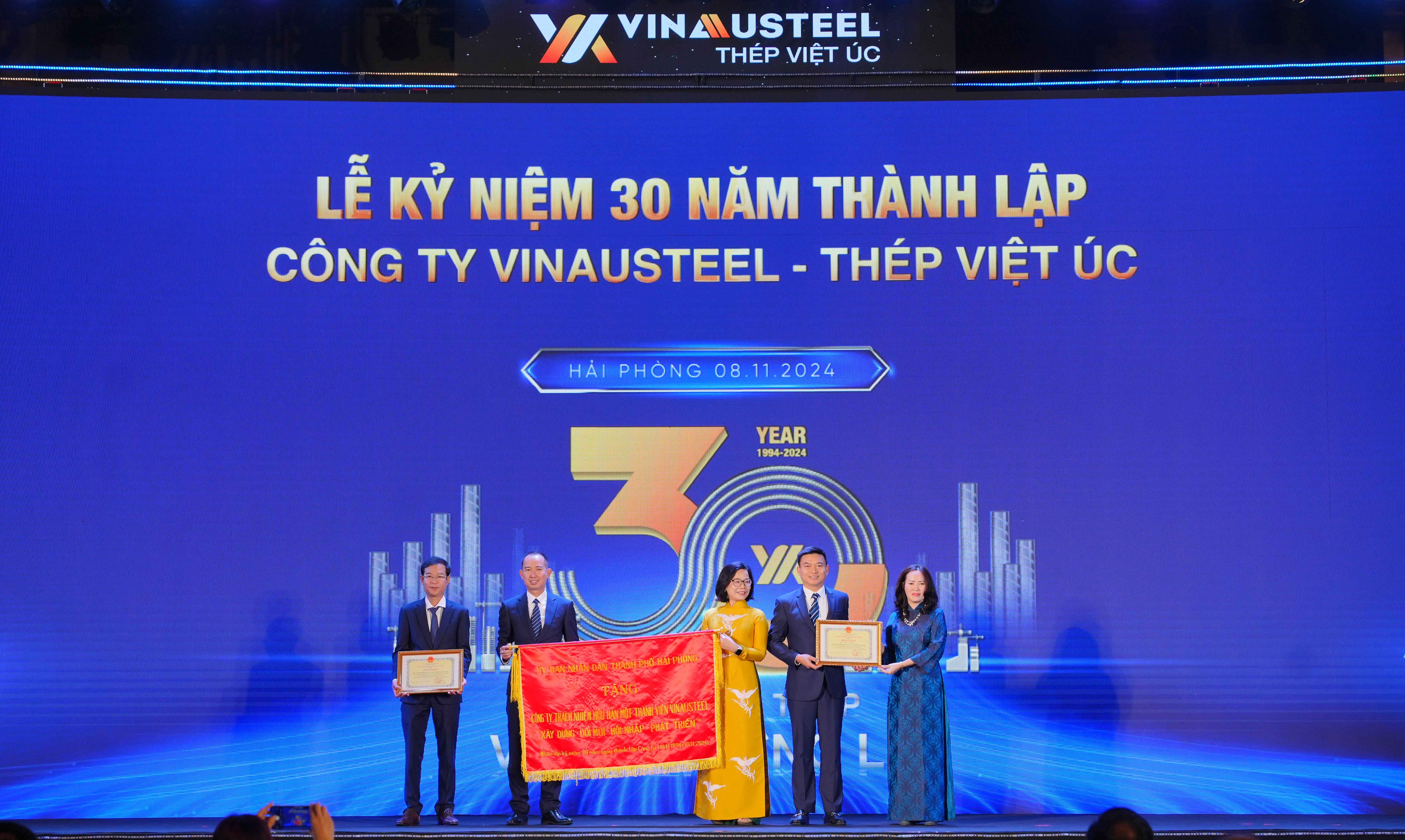 Nhan-khen-thuong-cua-HP