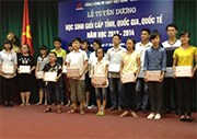 Gặp mặt và tuyên dương các cháu học sinh giỏi, học sinh nghèo vượt khó năm học 2013 - 2014