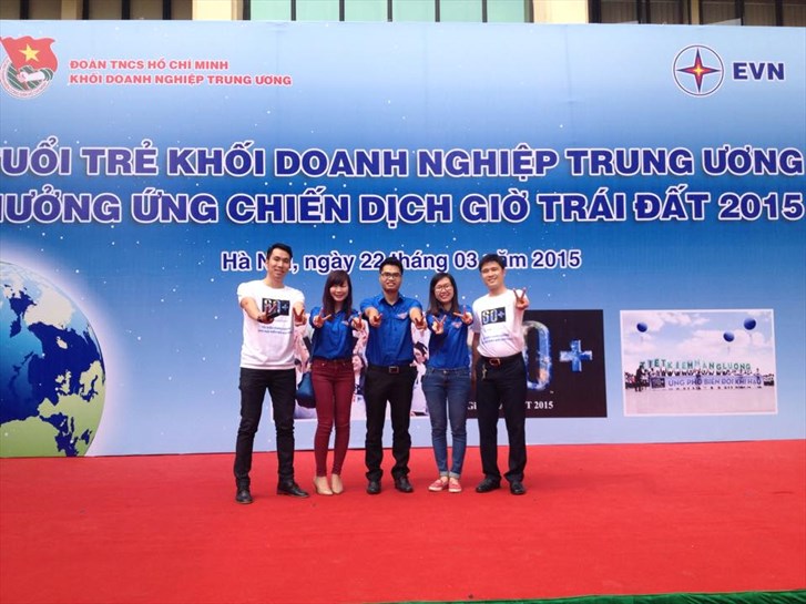 Tuổi trẻ Khối Doanh nghiệp Trung ương hưởng ứng Chiến dịch Giờ Trái đất 2015