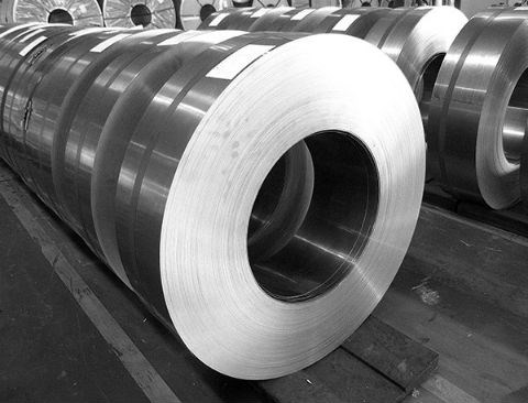 Malaysia điều tra chống bán giá thép cuộn cán nguội của Việt Nam