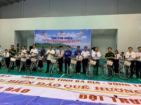 Thép Miền Nam đồng hành với ngư dân huyện Côn Đảo