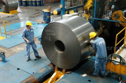 Bất chấp rào cản, thép vẫn tăng trưởng khá
