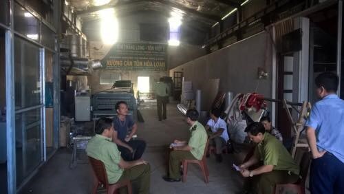 Tôn thép ‘đội’ giá sau bão: Sẽ rút giấy phép kinh doanh các cửa hàng đẩy giá