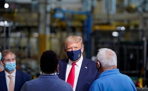 Trump tái áp dụng thuế lên thép Canada, Ottawa hứa đáp trả