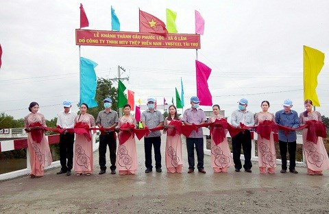 Thêm cây cầu nông thôn cho xã Ô Lâm