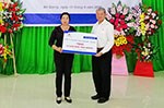Trao tặng “Nhà tình nghĩa” cho gia đình chính sách xã Thới Sơn